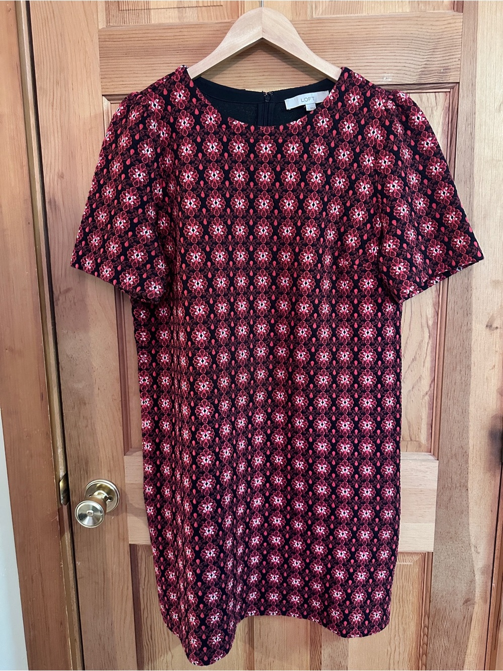 LOFT Black and Red Floral-Print Short Sleeve Shift Dress Size Large
